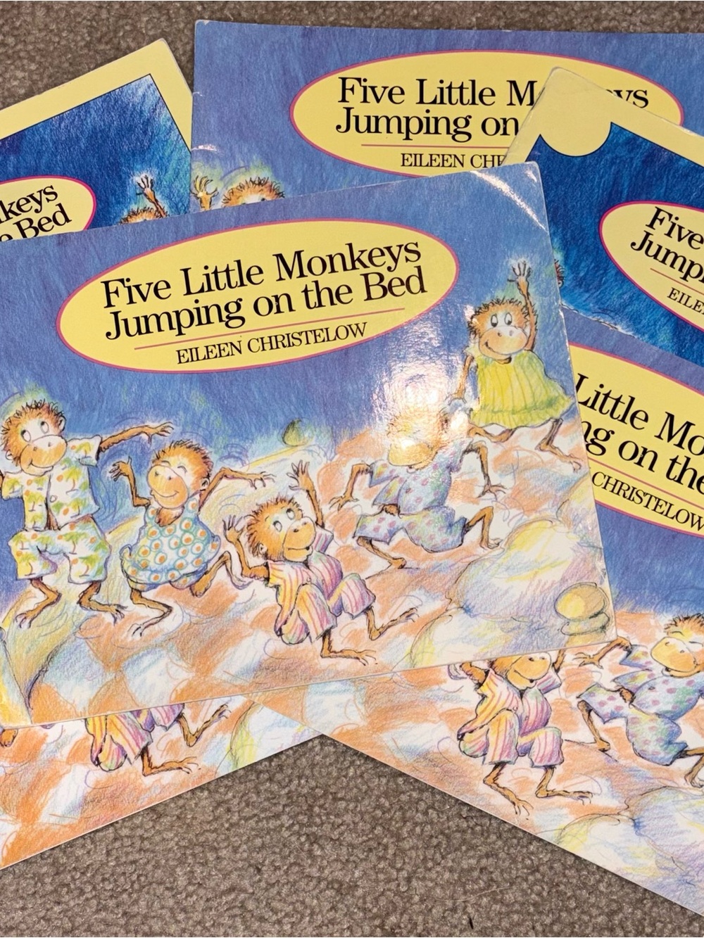 Six Copies - Five Little Monkeys Jumping on the Bed - Paperback